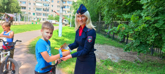 в Смоленской области сотрудниками Госавтоинспекции проведена акция «Безопасный двор» - фото - 4