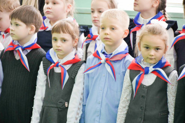 В Гнездовской школе состоялось открытие первичного отделения РДДМ «Движение первых» - 1