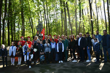 в селе Талашкино прошел митинг, посвящённый 80-й годовщине со дня освобождения Смоленщины от немецко-фашистских захватчиков - фото - 17