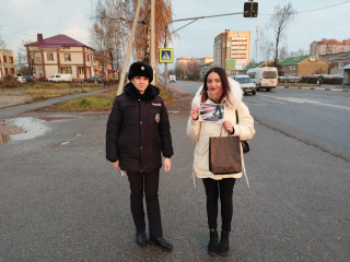 в Смоленском районе сотрудники Госавтоинспекции провели акцию «Пешеход - на переход!» - фото - 2