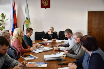 глава Смоленского района Ольга Павлюченкова провела рабочее совещание с главами сельских поселений - фото - 5