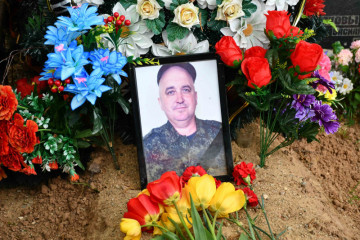 Глава района возложила цветы к могиле Подвалкова Юрия Васильевича, погибшего в ходе СВО - 2