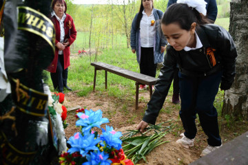 Глава района возложила цветы к могиле Подвалкова Юрия Васильевича, погибшего в ходе СВО - 1