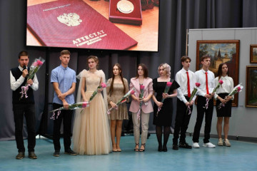 Выпускникам школ Смоленского района вручили медали «За особые успехи в учении»-2023 - 6