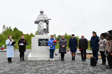 Митинг в честь Дня Великой Победы на мемориальном комплексе в деревне Ракитня - 2024 - 9