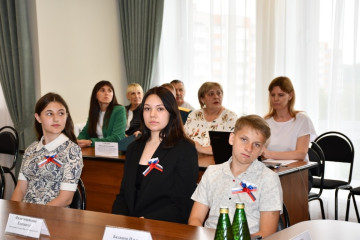 Глава района Ольга Павлюченкова приняла участие в торжественной церемонии вручения паспортов - 2024 - 1