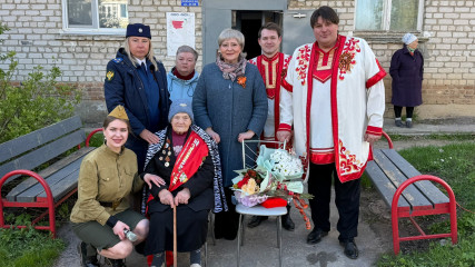 глава Смоленского муниципального округа Ольга Павлюченкова поздравила ветеранов с Днём Победы - фото - 10