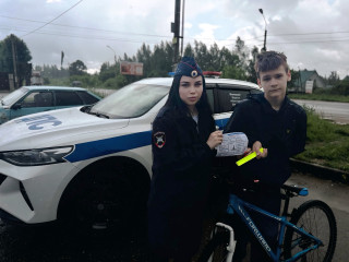 в Смоленском муниципальном округе сотрудники Госавтоинспекции провели акцию «Юный велосипедист» - фото - 2