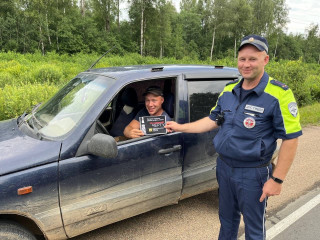 сотрудники Госавтоинспекции провели профилактическую акцию «Не пересекай черту!» - фото - 2