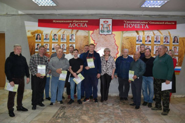 в преддверии Дня работника автомобильного и городского пассажирского транспорта Глава Смоленского округа Ольга Павлюченкова поздравила водителей с профессиональным праздником - фото - 1