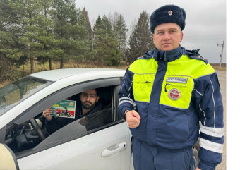 сотрудники Госавтоинспекции провели профилактическую акцию «Питбайк — не детская игрушка» - фото - 5