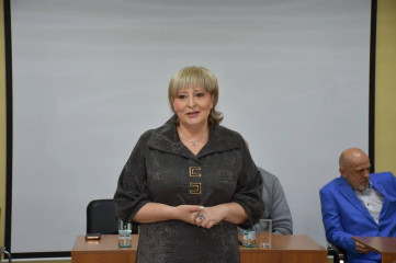 глава Смоленского округа Ольга Павлюченкова приняла участие в торжественном мероприятии, посвящённом подведению итогов работы в строительном сезоне 2025 года в ЗАО ПКФ «РБДС» - фото - 7