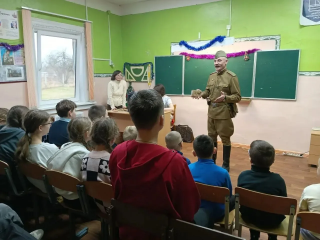 в образовательных организациях Смоленского окурга прошли тематические мероприятия, посвящённые Дню Героев Отечества - фото - 12