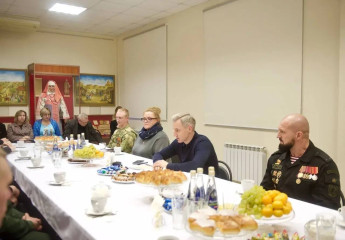 василий Анохин встретился с участниками специальной военной операции и их семьями в Смоленском муниципальном округе - фото - 9