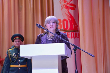 в Районном доме культуры в торжественной обстановке подвели итоги Года защитника Отечества - фото - 15