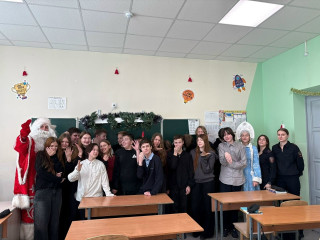 сотрудники ОМВД России «Смоленский» поздравили школьников с наступающим Новым годом - фото - 6