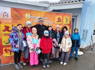 юные лыжники из посёлка Авторемзавод достойно представили Смоленский округ на массовой гонке «Лыжня России» - фото - 9