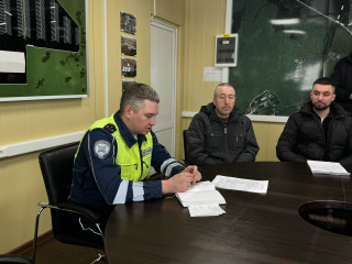 госавтоинспекция провела урок дорожной безопасности на автотранспортном предприятии - фото - 7