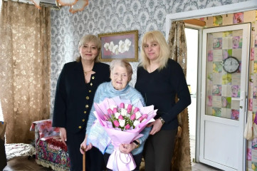 самое дорогое, что мы можем сделать в преддверии 8 марта — приехать лично, сказать спасибо и обнять - фото - 7