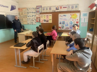 сотрудники Госавтоинспекции провели урок безопасности в Сыр-Липецкой школе - фото - 3