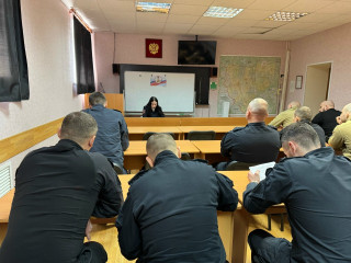 сотрудники Госавтоинспекции провели занятие по соблюдению транспортной дисциплины для сотрудников СОБР - фото - 3