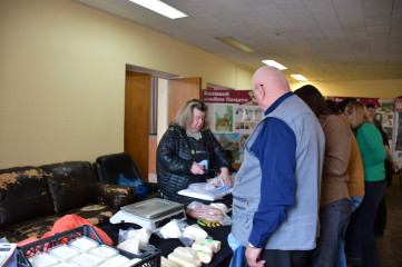 в рамках еженедельного проекта Россельхозбанка в Администрации Смоленского округа состоялась «Вкусная пятница» - фото - 2