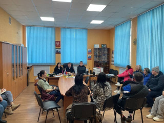 сотрудники ОМВД России «Смоленский» провели отчет перед жителями с. Печерск Смоленского муниципального округа Смоленской области - фото - 2