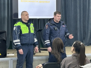 сотрудники Госавтоинспекции приняли участие в родительском собрании МБОУ Печерская СШ - фото - 7