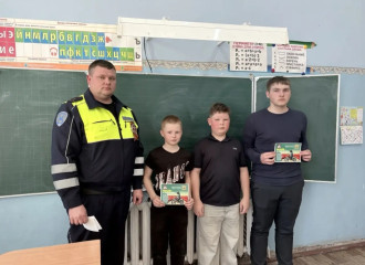 сотрудники Госавтоинспекции провели «Уроки БДД» для школьников - фото - 3