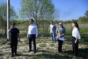глава Смоленского округа Ольга Павлюченкова с рабочим визитом посетила деревню Сметанино - фото - 1
