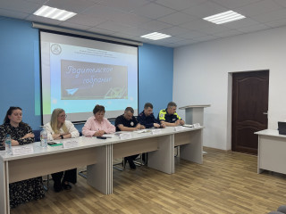 начальник отделения Госавтоинспекции ОМВД России «Смоленский» принял участие в районном родительском собрании - фото - 5