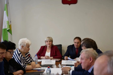 28 мая на заседании Смоленской окружной Думы Глава Смоленского округа представила депутатам ежегодный отчёт о результатах своей деятельности и деятельности Администрации округа за 2025 год - фото - 10