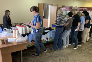 в рамках еженедельного проекта Россельхозбанка в Администрации Смоленского округа состоялась «Вкусная пятница» - фото - 4