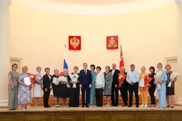 наши земляки — в числе награждённых в преддверии Дня медицинского работника - фото - 3