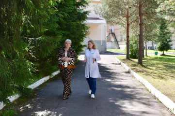 с рабочим визитом Глава Смоленского округа Ольга Павлюченкова посетила санаторий «Мать и дитя» - фото - 8